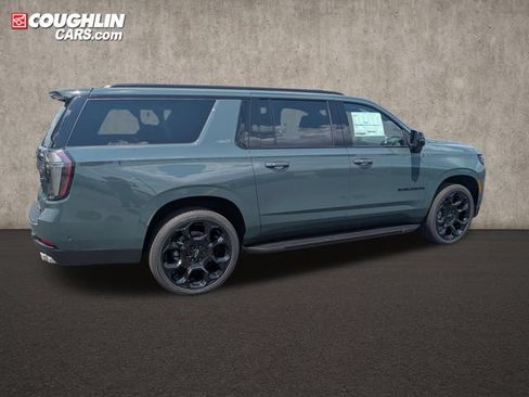 New 2026 Chevrolet Suburban RST AWD/4WD image 8