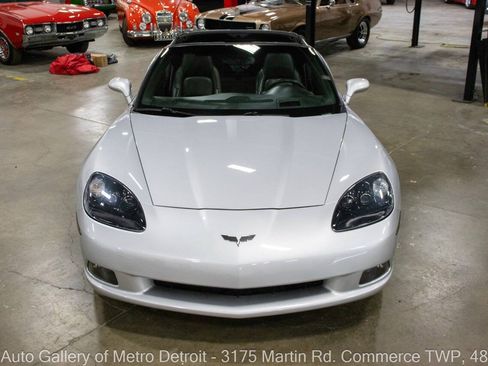 Used 2009 Chevrolet Corvette Coupe w/ Preferred Equipment Group RWD image 12