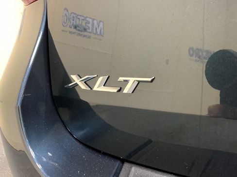 Used 2024 Ford Explorer XLT w/ Equipment Group 202A AWD/4WD image 18