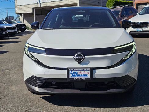 Used 2026 Nissan Leaf SV+ w/ Floor Mat Package (SV+) FWD image 9