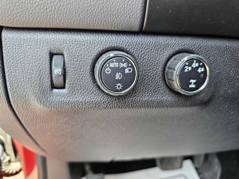 Used 2015 Chevrolet Colorado Z71 AWD/4WD image 21