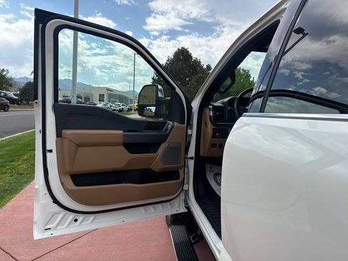 Certified 2024 Ford F350 Lariat w/ Lariat Ultimate Package AWD/4WD image 11