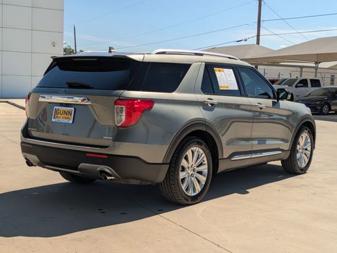 Used 2020 Ford Explorer Limited image 3