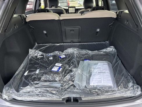 New 2026 Volvo XC60 B5 Plus w/ Protection Package Premier AWD/4WD image 9