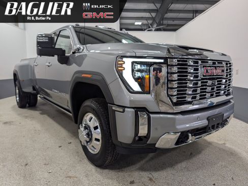 Used 2026 GMC Sierra 3500 Denali w/ Denali Reserve Package AWD/4WD image 1