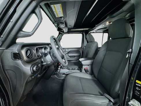 Used 2023 Jeep Wrangler Unlimited w/ Sun & Screen Package AWD/4WD image 8