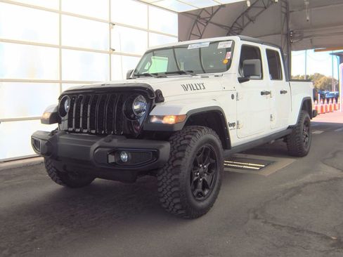Used 2021 Jeep Gladiator Willys AWD/4WD image 1