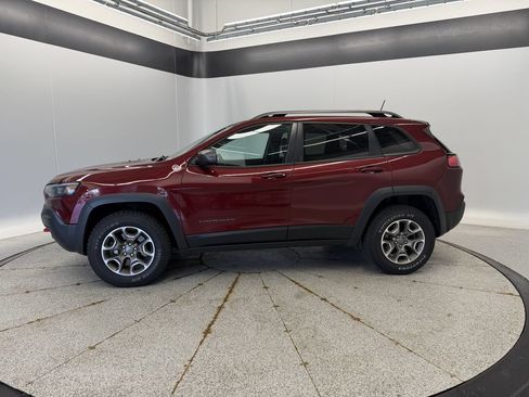 Used 2020 Jeep Cherokee Trailhawk w/ Cold Weather Group AWD/4WD image 3