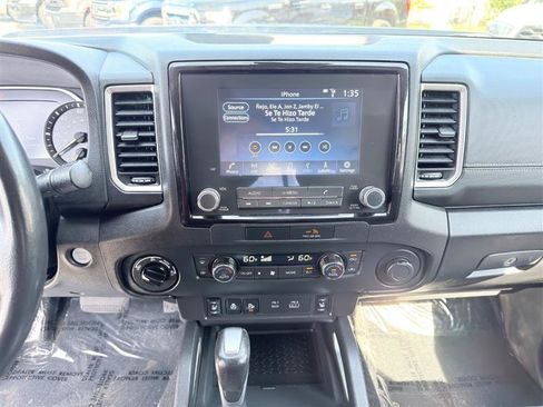Used 2022 Nissan Frontier SV AWD/4WD image 11
