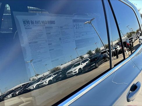 New 2026 Volvo XC90 B6 Plus w/ Protection Package Premier image 26