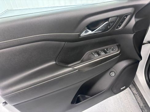 Used 2020 GMC Acadia SLT w/ Driver Alert Package II FWD image 39