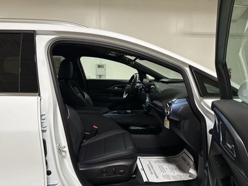 New 2026 Chevrolet Equinox EV LT w/ Convenience Package II image 22