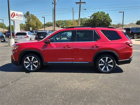 Used 2023 Honda Pilot Touring image 2