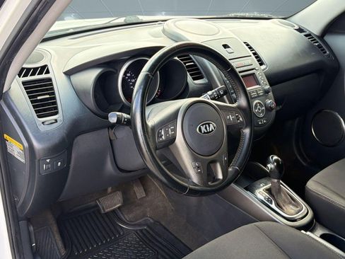 Used 2013 Kia Soul + FWD image 4