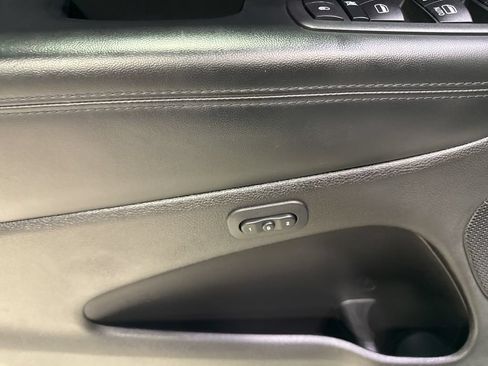 Used 2020 Jeep Grand Cherokee Limited AWD/4WD image 32