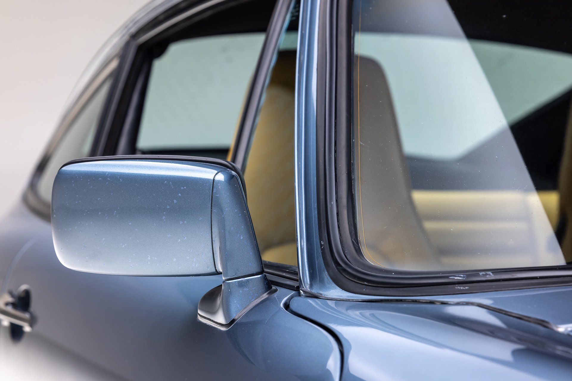 Used 1987 Porsche 911 Carrera RWD image 37