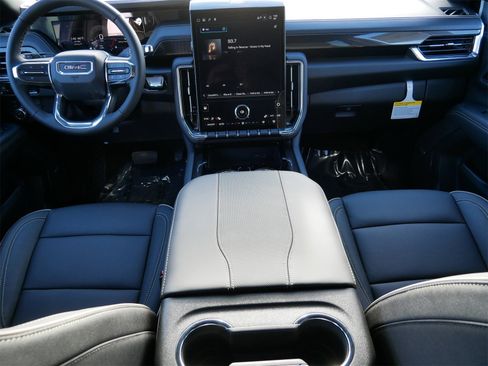 New 2026 GMC Yukon Elevation image 7