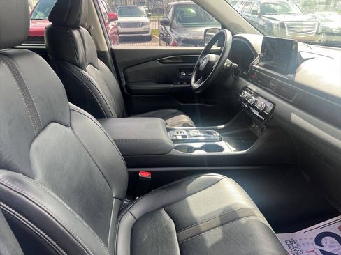 Used 2023 Honda Pilot Touring image 8