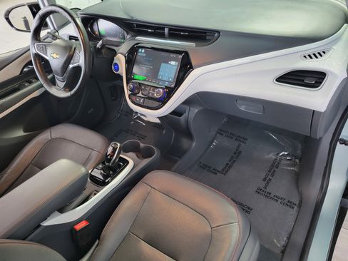 Used 2019 Chevrolet Bolt Premier w/ Infotainment Package FWD image 16