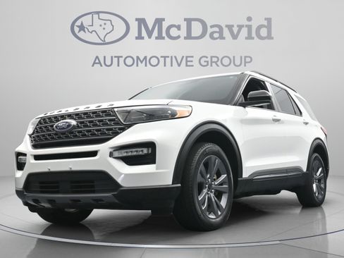 Used 2023 Ford Explorer XLT w/ Equipment Group 202A AWD/4WD image 27