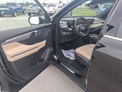 Used 2026 Buick Enclave Preferred w/ LPO, Floor Liner Package AWD/4WD image 16