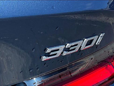 Certified 2025 BMW 330i Sedan RWD image 9