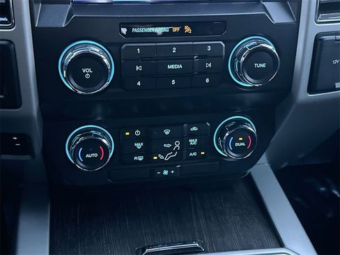 Used 2021 Ford F250 Lariat w/ FX4 Off-Road Package image 26