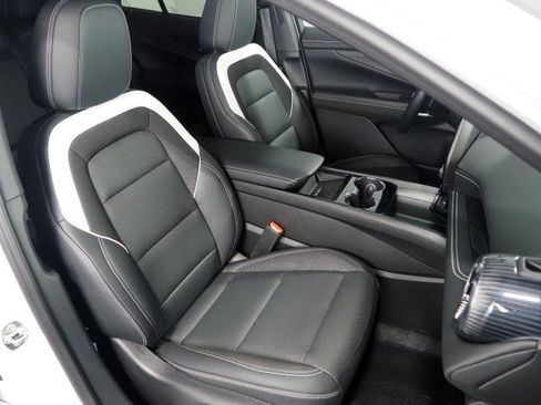 Used 2024 Chevrolet Blazer EV LT AWD/4WD image 2