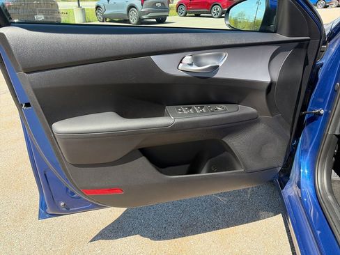 Used 2023 Kia Forte LXS FWD image 21