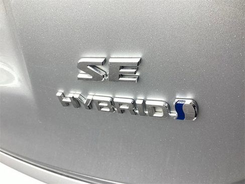 Used 2017 Toyota RAV4 SE image 29