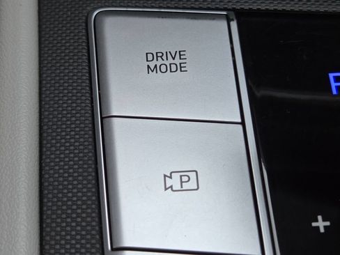 Used 2022 Hyundai Elantra Limited w/ Cargo Package FWD image 12