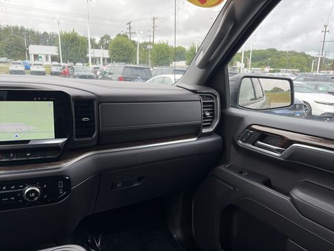 Used 2024 GMC Sierra 1500 Elevation AWD/4WD image 6