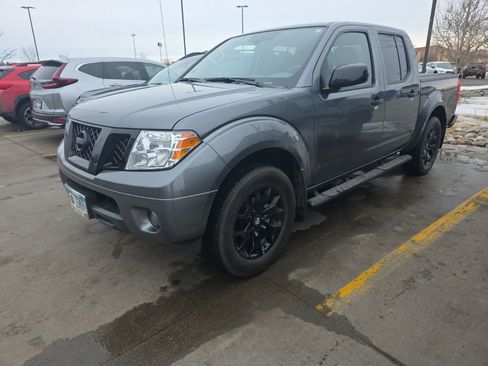 Used 2020 Nissan Frontier SV w/ Midnight Edition Floor Mats image 2