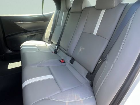 Used 2025 Toyota Camry SE w/ Convenience Package FWD image 9