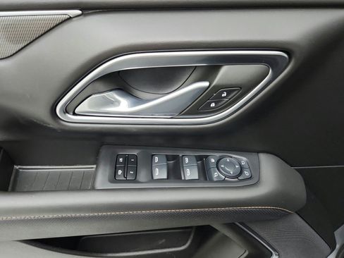 Used 2024 GMC Yukon AT4 w/ Technology Package AWD/4WD image 19