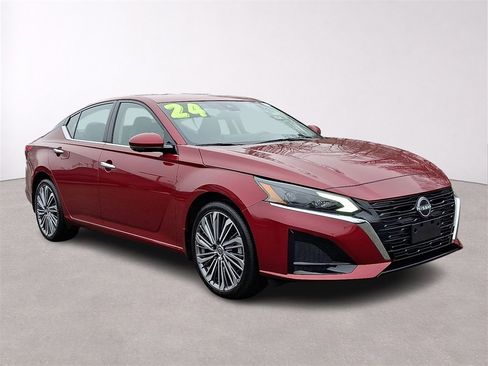 Used 2024 Nissan Altima 2.5 SL image 1