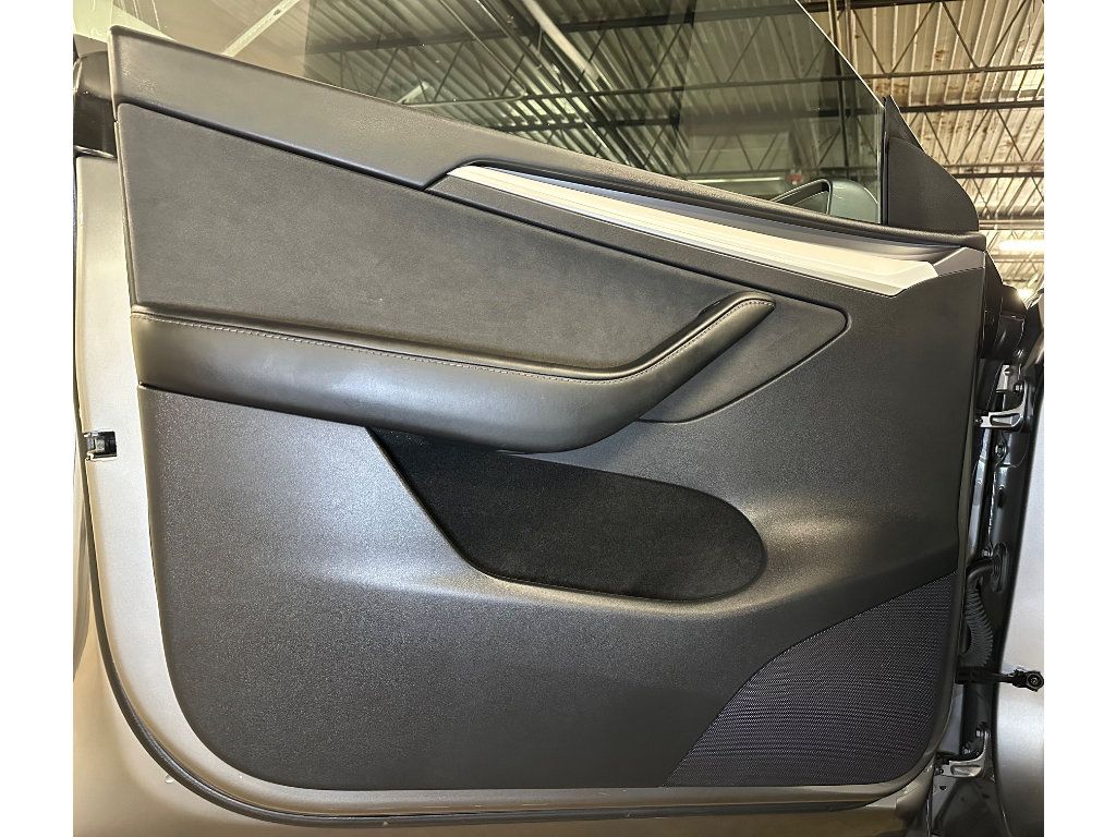 Used 2024 Tesla Model Y Long Range AWD/4WD image 18