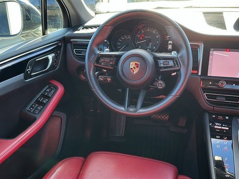 Used 2024 Porsche Macan Turbo image 25