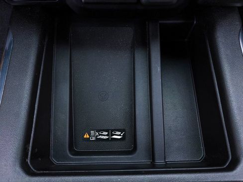 Used 2020 Chevrolet Silverado 1500 High Country w/ Technology Package AWD/4WD image 31