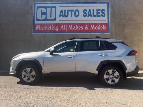 Used 2024 Toyota RAV4 XLE AWD/4WD image 7