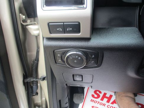 Used 2017 Ford F250 Lariat w/ Chrome Package image 16