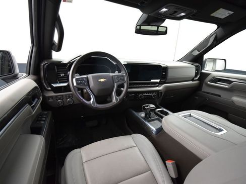 Used 2022 Chevrolet Silverado 1500 LTZ w/ LTZ Convenience Package II image 11