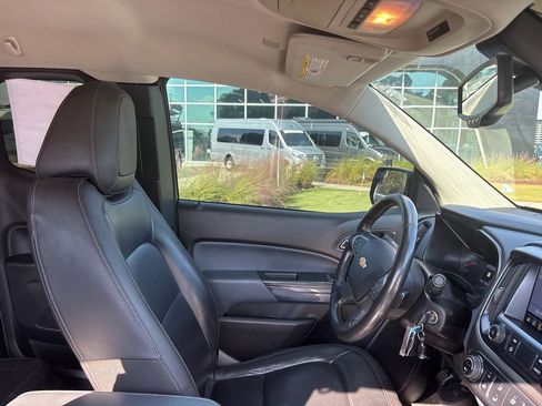 Used 2019 Chevrolet Colorado Z71 w/ LPO, Premium Interior Package image 40