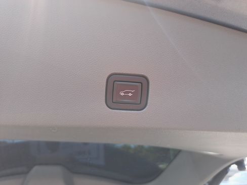 Used 2020 Cadillac XT6 Premium Luxury FWD image 15