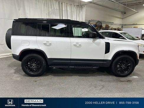 Used 2025 Land Rover Defender 110 S AWD/4WD image 9