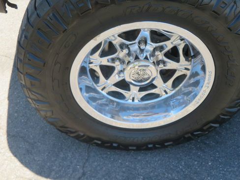 Used 2006 Chevrolet Silverado 2500 LT w/ Heavy-Duty Power Package AWD/4WD image 17