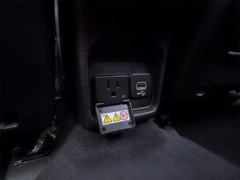 Used 2018 Jeep Compass Limited image 20