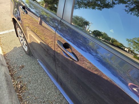 Used 2021 Toyota Corolla LE image 12