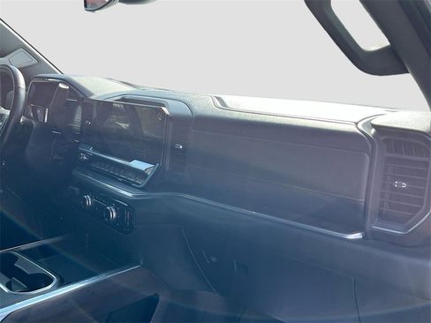 Used 2024 GMC Sierra 2500 SLT w/ SLT Premium Package image 31