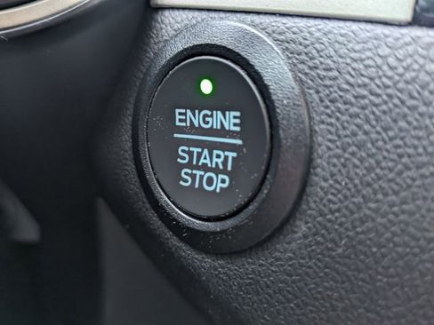 Used 2022 Ford Escape SE image 29